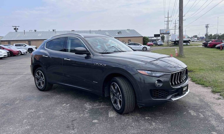 2018 MASERATI Levante Granlusso Beautiful Luxury SUV,  One Owner, Fully Loaded!