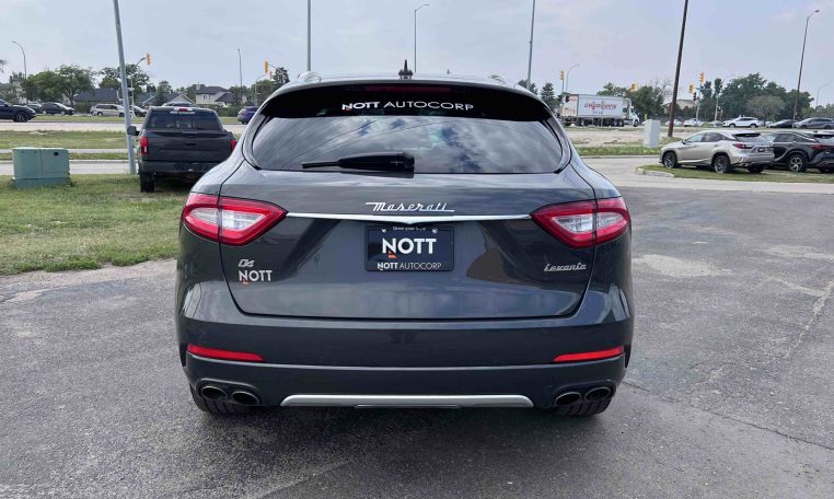 2018 MASERATI Levante Granlusso Beautiful Luxury SUV,  One Owner, Fully Loaded!