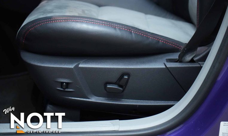 2007 DODGE CHARGER SRT8 | Plum Crazy 098-300