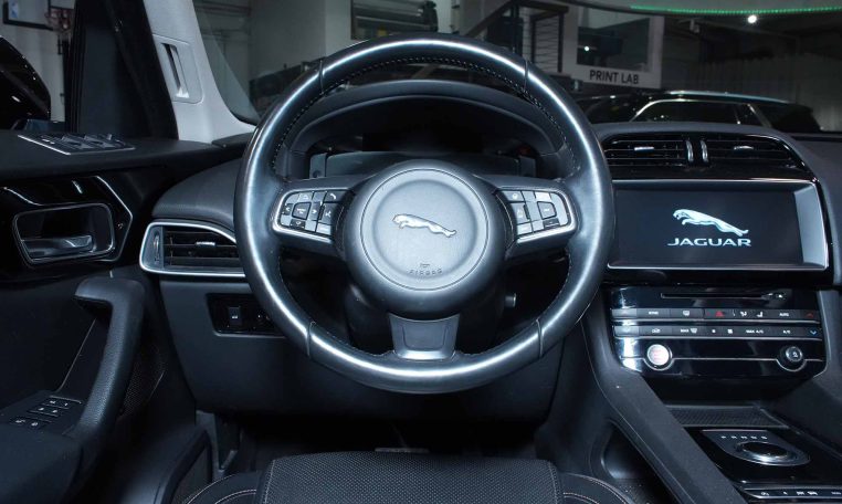 2017 JAGUAR F-Pace Prestige