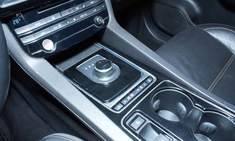 2017 JAGUAR F-Pace Prestige
