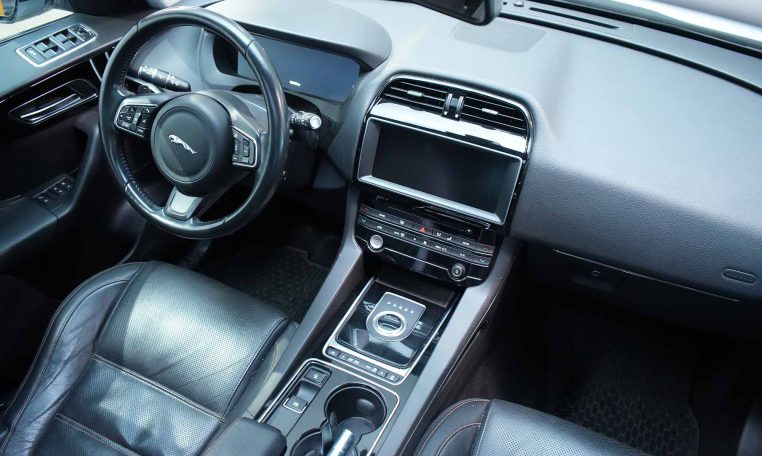 2017 JAGUAR F-Pace Prestige