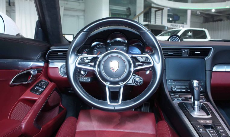 2017 PORSCHE 911 Carerra 4 | Premium Package Plus | PDK