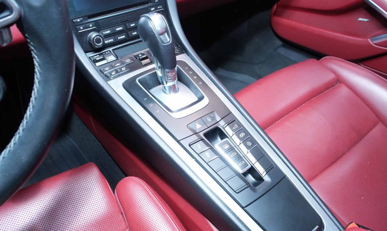 2017 PORSCHE 911 Carerra 4 | Premium Package Plus | PDK