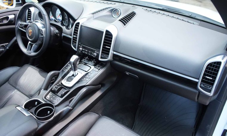 2017 PORSCHE CAYENNE AWD 4DR S