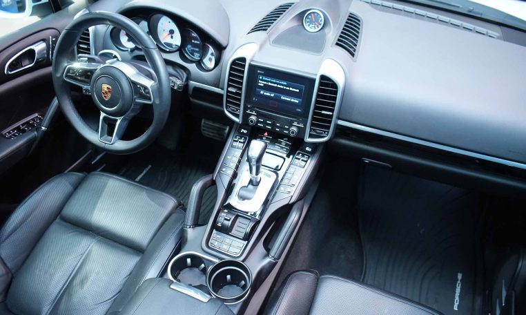 2017 PORSCHE CAYENNE AWD 4DR S