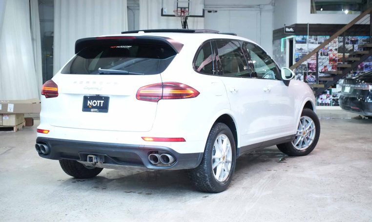 2017 PORSCHE CAYENNE AWD 4DR S