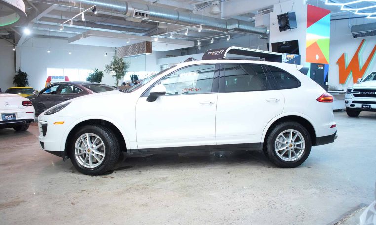 2017 PORSCHE CAYENNE AWD 4DR S