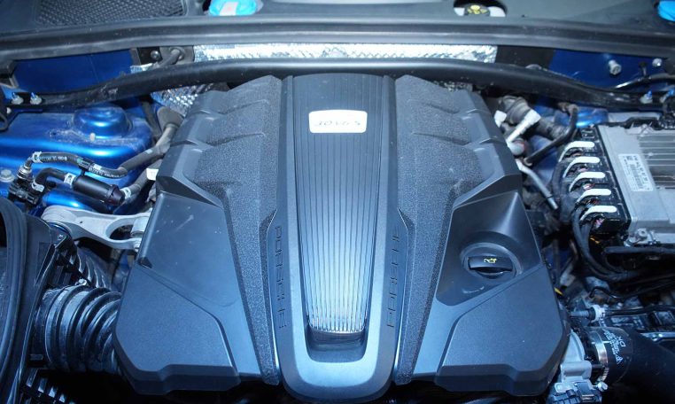 2019 PORSCHE MACAN S | Two Sets of Wheels