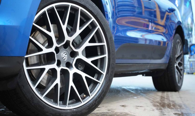 2019 PORSCHE MACAN S | Two Sets of Wheels