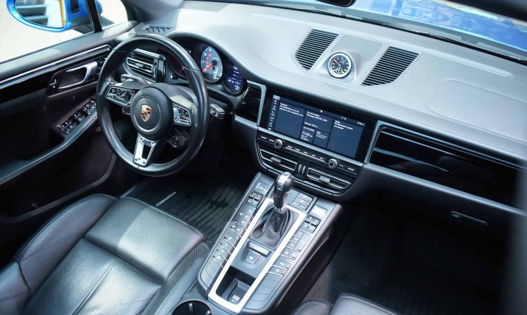 2019 PORSCHE MACAN S | Two Sets of Wheels