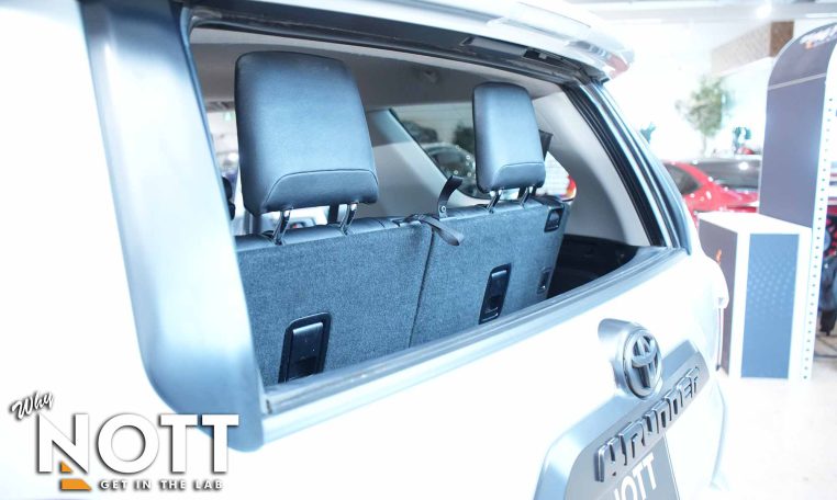 2018 TOYOTA 4 Runner SR5 | Local MB Vehicle | 7 Passenger!