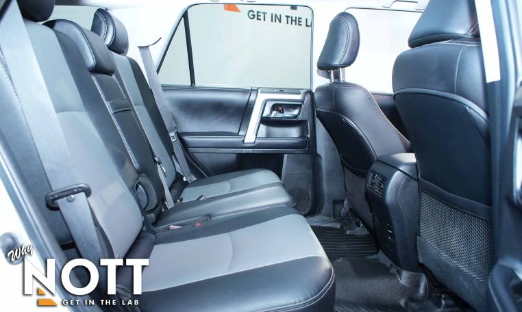 2018 TOYOTA 4 Runner SR5 | Local MB Vehicle | 7 Passenger!