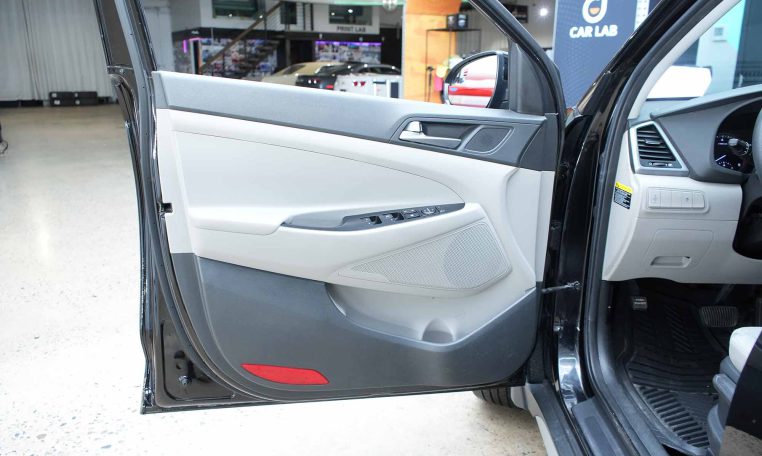 2017 HYUNDAI TUCSON SE 2 Sets!