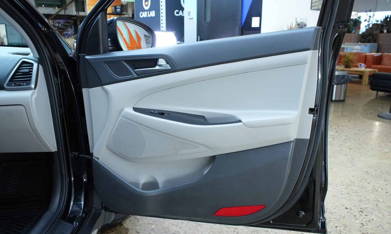 2017 HYUNDAI TUCSON SE 2 Sets!