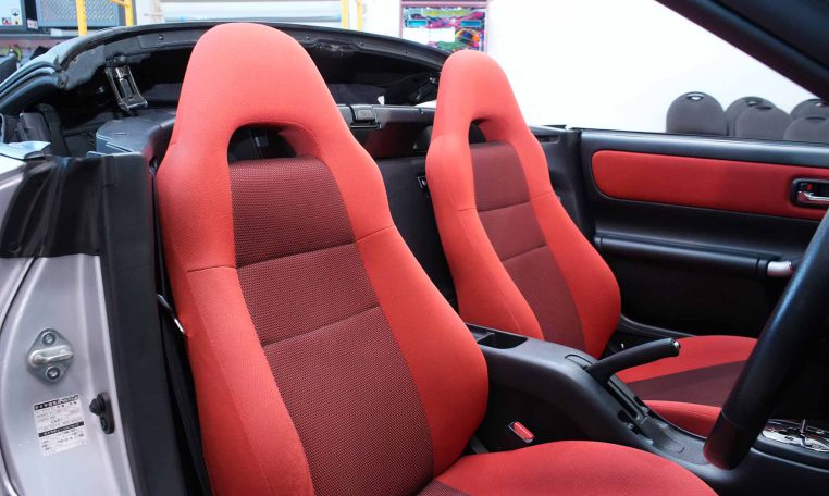 2004 TOYOTA MR2 SPYDER