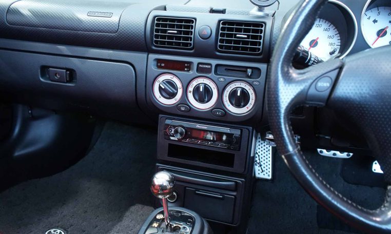 2004 TOYOTA MR2 SPYDER