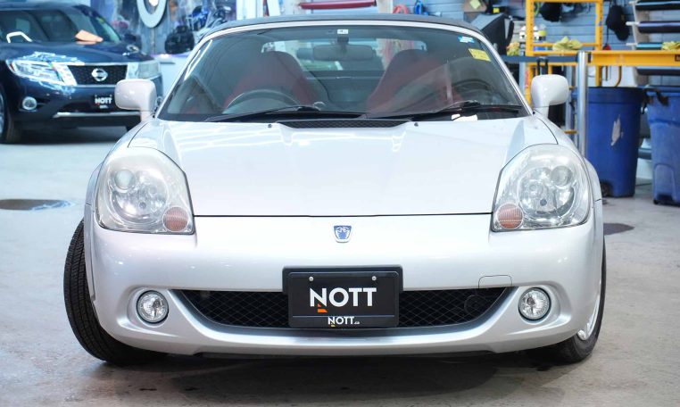 2004 TOYOTA MR2 SPYDER