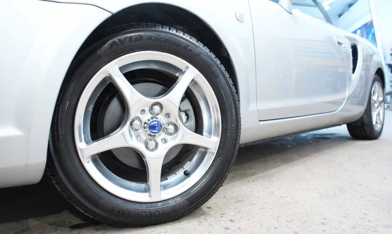 2004 TOYOTA MR2 SPYDER