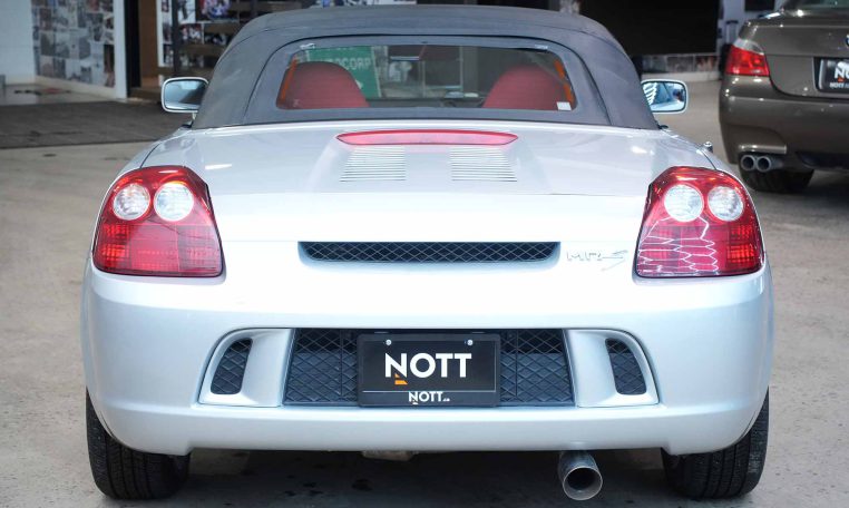 2004 TOYOTA MR2 SPYDER