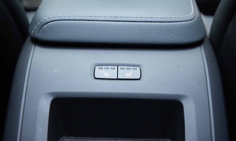 2021 VOLVO XC60 RECHARGE T8 R-Design | PHEV | Harmon Kardon | Adaptive Cruise Control