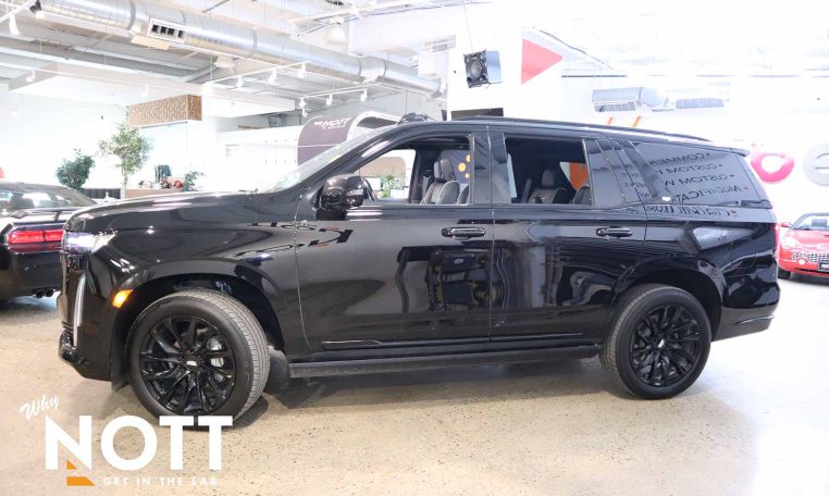 2023 CADILLAC ESCALADE  4WD SPORT | LOCAL