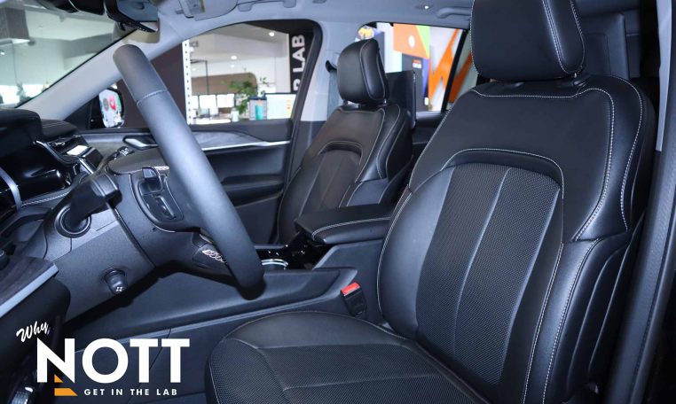 2022 JEEP GRAND CHEROKEE 4XE 4X4 | Rear Entertainment