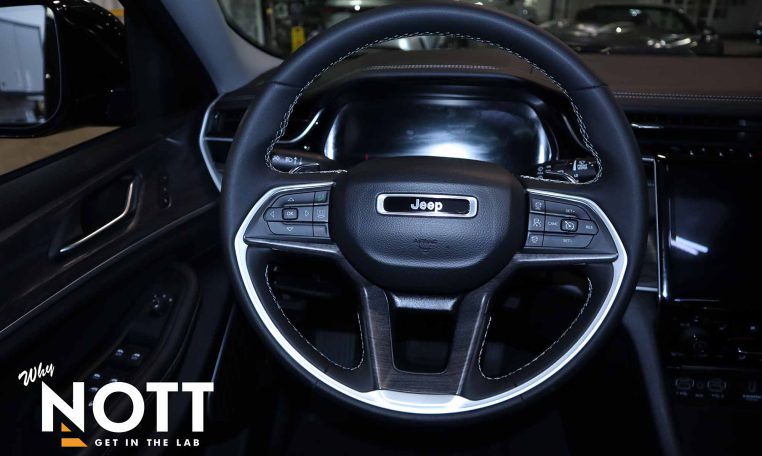 2022 JEEP GRAND CHEROKEE 4XE 4X4 | Rear Entertainment
