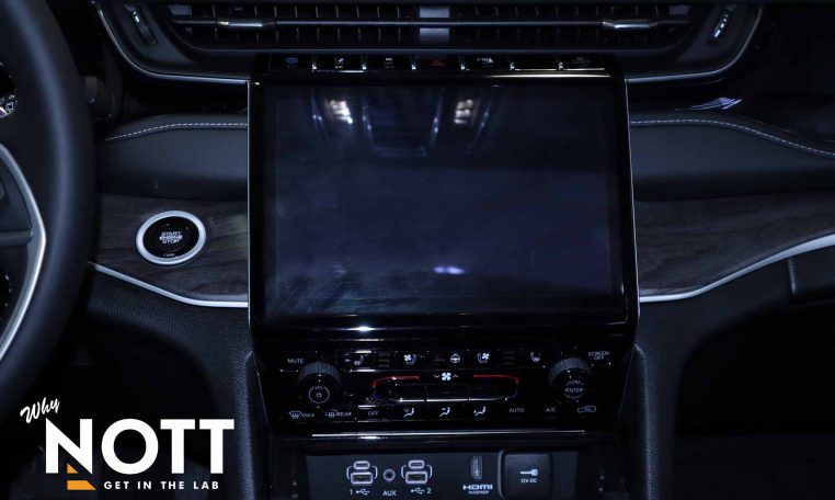 2022 JEEP GRAND CHEROKEE 4XE 4X4 | Rear Entertainment