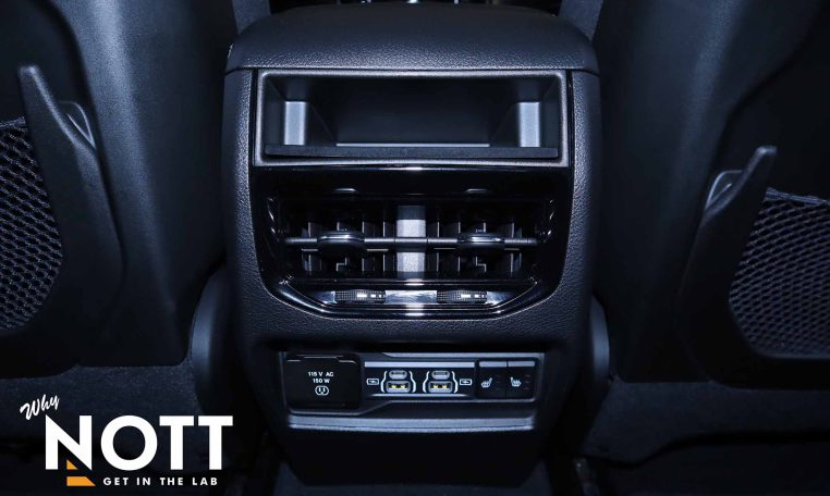 2022 JEEP GRAND CHEROKEE 4XE 4X4 | Rear Entertainment