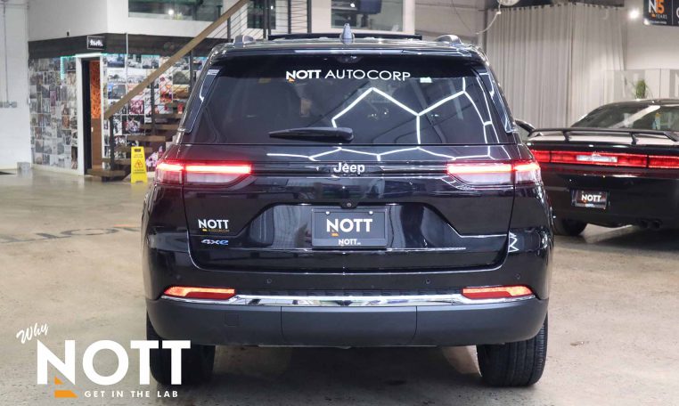 2022 JEEP GRAND CHEROKEE 4XE 4X4 | Rear Entertainment