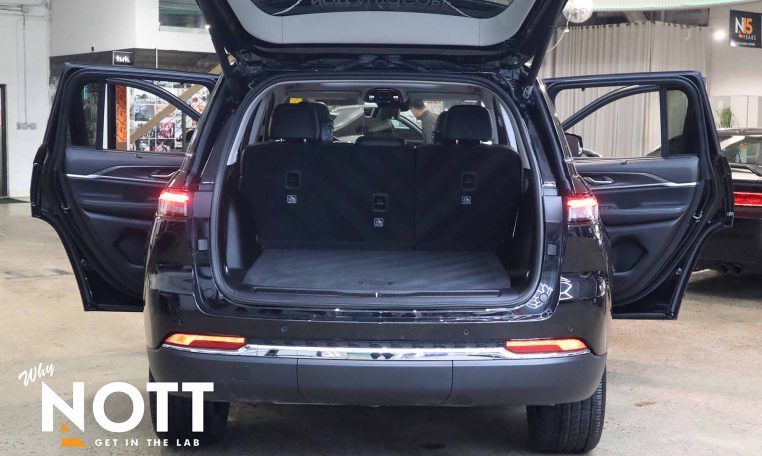 2022 JEEP GRAND CHEROKEE 4XE 4X4 | Rear Entertainment