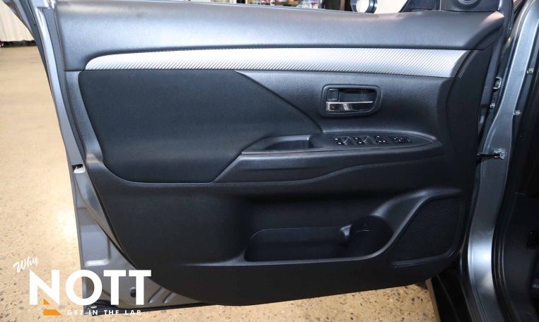 2018 MITSUBISHI OUTLANDER  ES