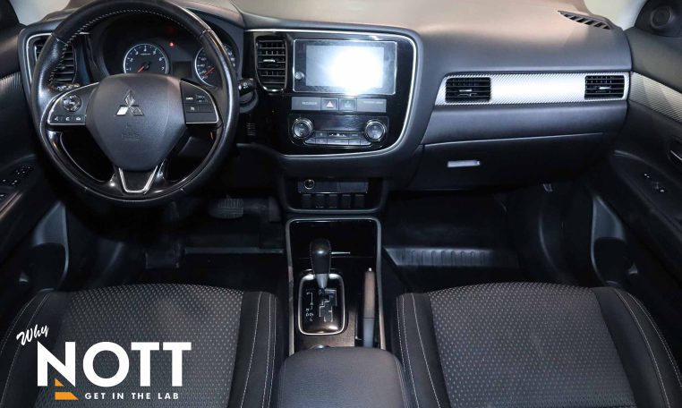 2018 MITSUBISHI OUTLANDER  ES