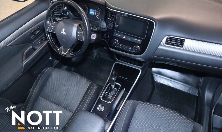 2018 MITSUBISHI OUTLANDER  ES