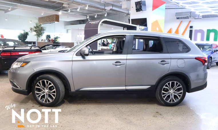 2018 MITSUBISHI OUTLANDER  ES