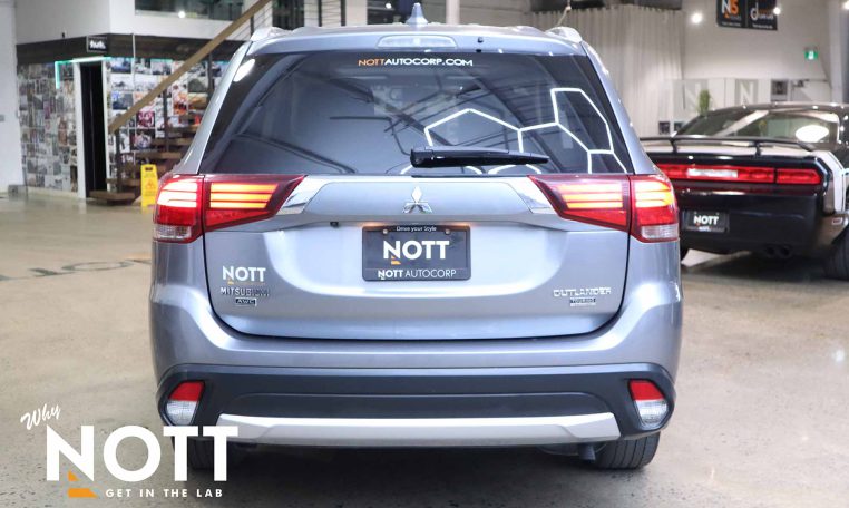 2018 MITSUBISHI OUTLANDER  ES