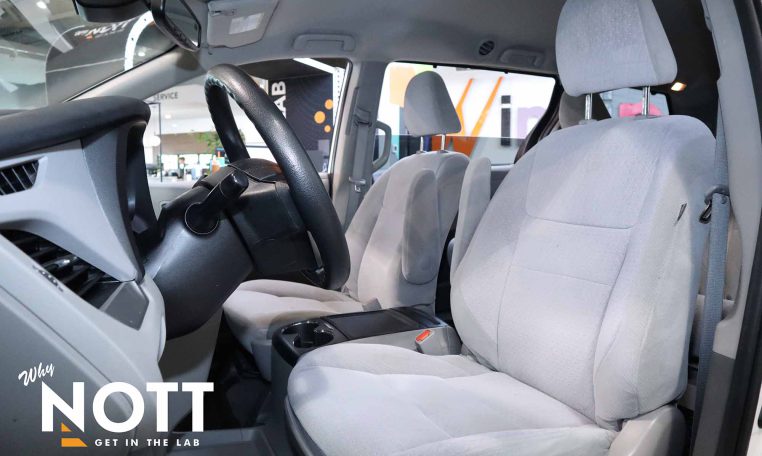 2020 TOYOTA SIENNA LE