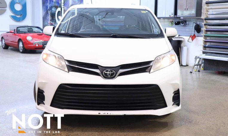 2020 TOYOTA SIENNA LE