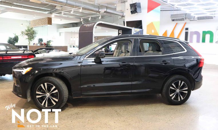 2022 VOLVO XC 60 B5 AWD Momentum | Blond Leather