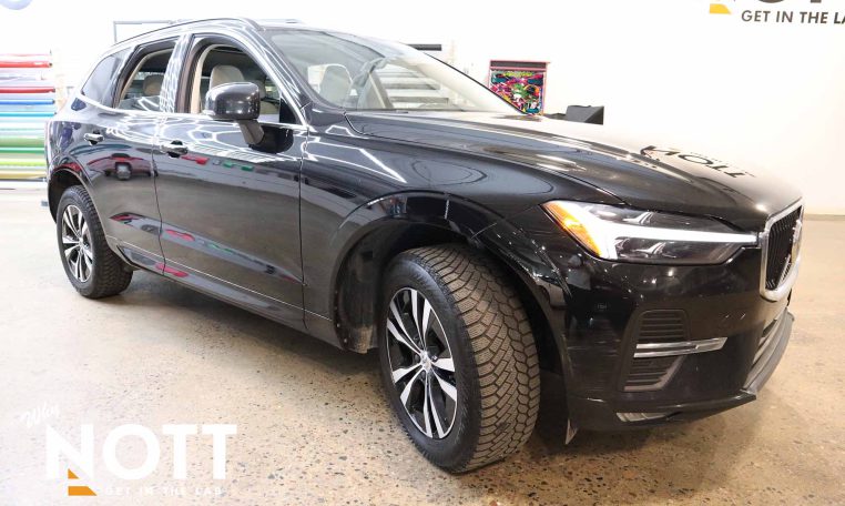 2022 VOLVO XC 60 B5 AWD Momentum | Blond Leather
