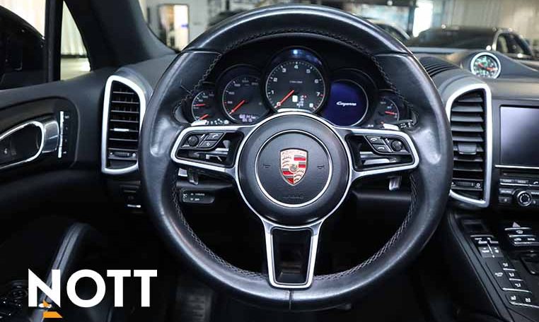 2016 PORSCHE Cayenne LOCAL | ONE OWNER