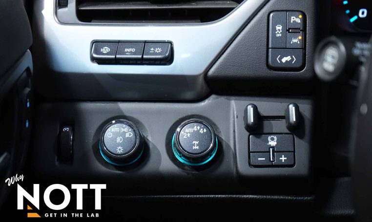 2020 CHEVROLET TAHOE Premier | Captain Seats | Rear Entertainment