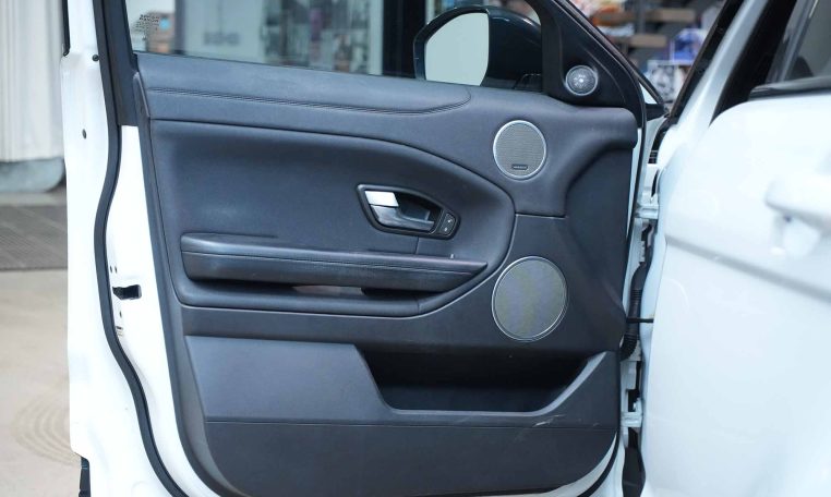 2017 LAND ROVER Evoque 5dr HB SE | All-Wheel Drive