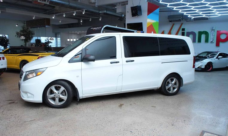 2016 MERCEDES-BENZ METRIS  WB 126 | Low KM's | 8 Passenger Seating | 2 Sets of Tires