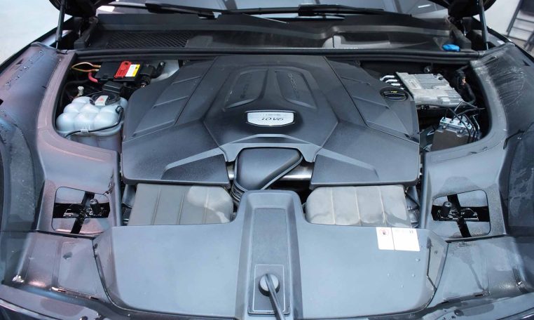 2020 PORSCHE Cayenne | All-Wheel Drive