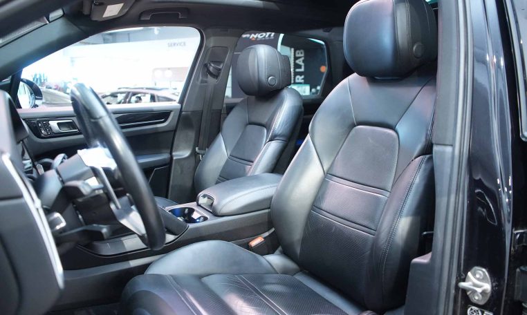 2020 PORSCHE Cayenne | All-Wheel Drive