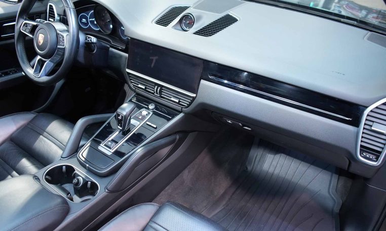 2020 PORSCHE Cayenne | All-Wheel Drive