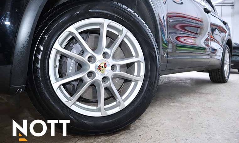 2016 PORSCHE Cayenne LOCAL | ONE OWNER