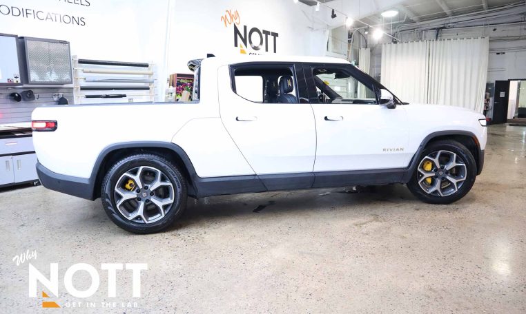2023 RIVIAN R1T Adventure Quad-Motor Large Pack | Large Pack